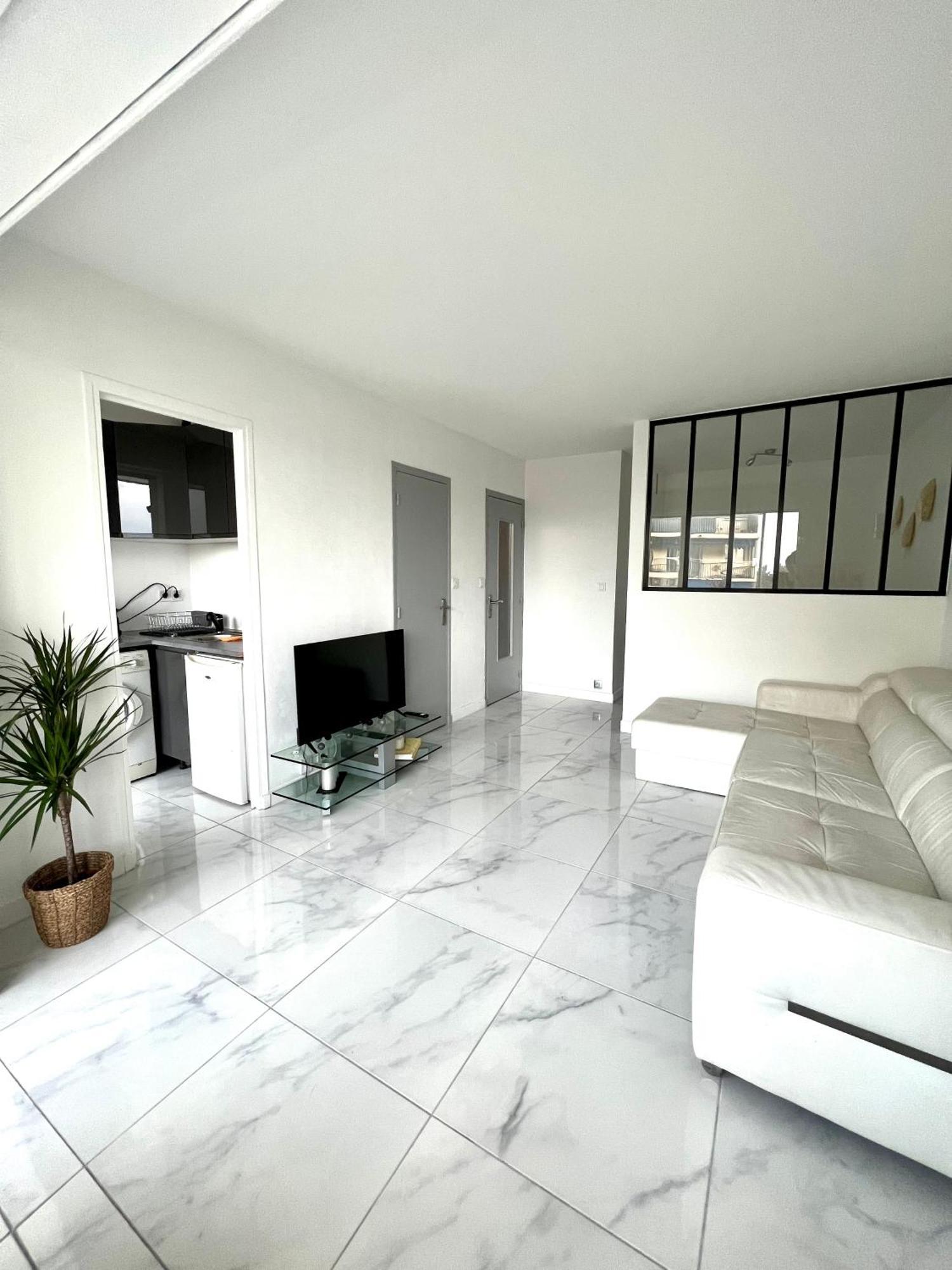 Studio 4 Couchages A 12 Min De La Plage A Pied Avec Wifi, Le Parking Est En Option Antibes Esterno foto