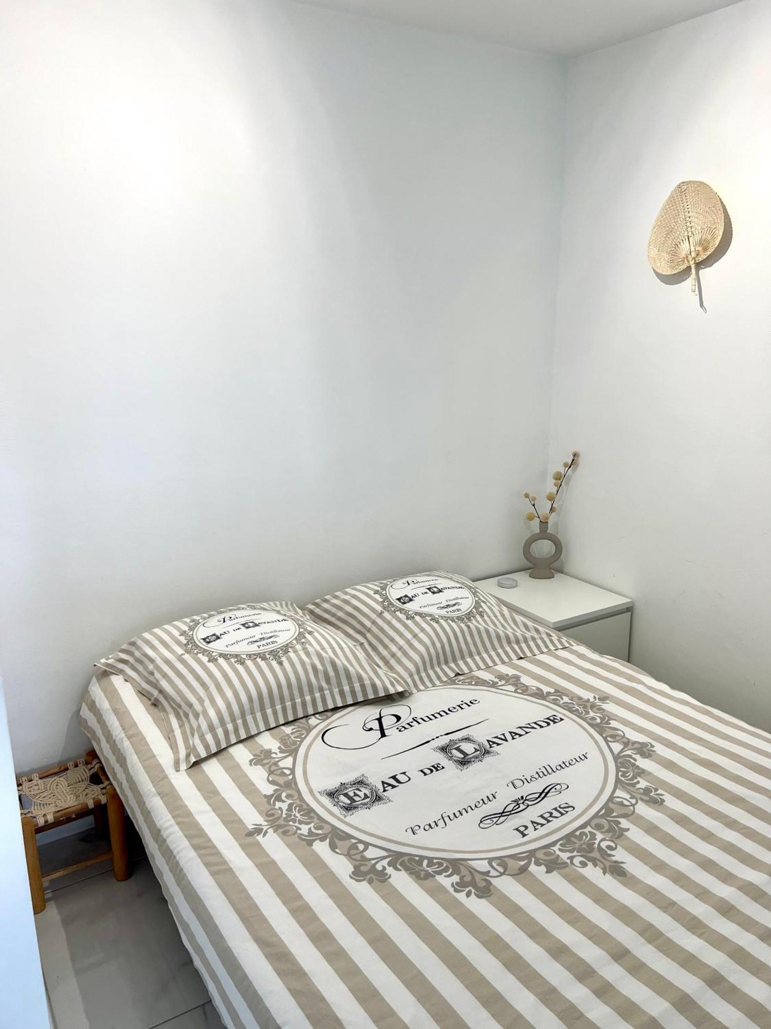 Studio 4 Couchages A 12 Min De La Plage A Pied Avec Wifi, Le Parking Est En Option Antibes Esterno foto